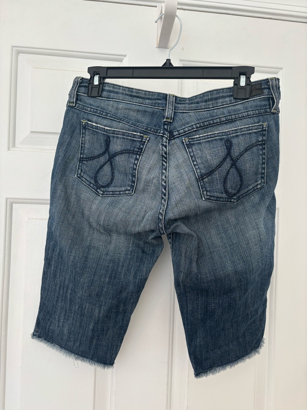 Juicy couture, medium Denim Bermuda shorts size 28 Y2K Farmer - Picture 2 of 5